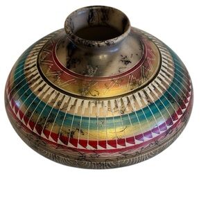 Sylvia Johnson Navajo pottery small squat decorative vase color intricate etch